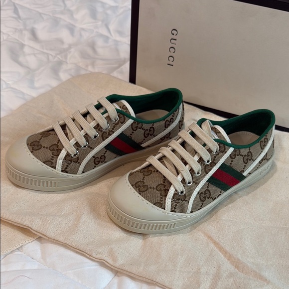 Gucci Beige Monogram Sneakers - Picture 3 of 10